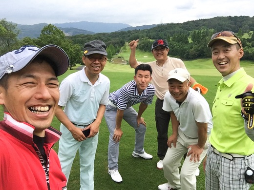 学生時代の仲間と楽しいゴルフ